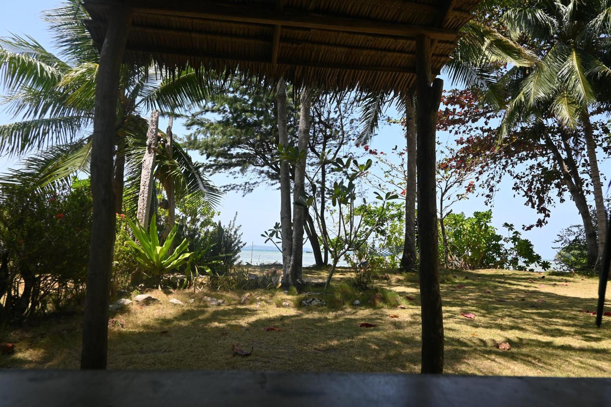 Bunga Jabe Villa Karimunjawa Exterior photo